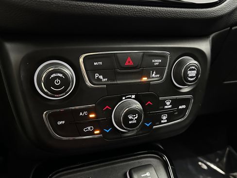 Used 2021 Jeep Compass Limited image 18