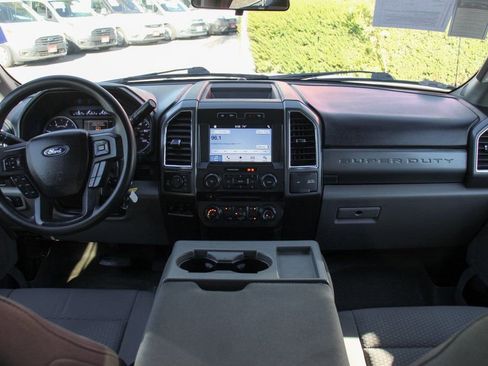 Used 2017 Ford F250 XLT w/ XLT Premium Package image 27