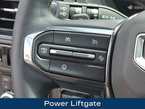 Used 2025 GMC Yukon XL AT4 AWD/4WD image 7