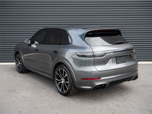 Certified 2023 Porsche Cayenne GTS AWD/4WD image 3