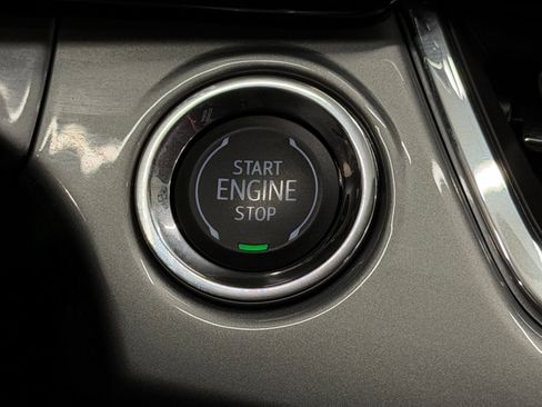 Used 2025 Chevrolet Trax LT FWD image 15