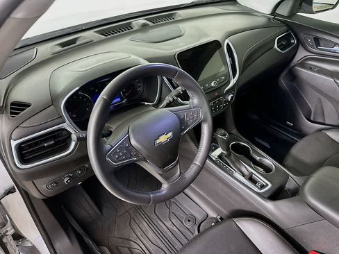 Used 2020 Chevrolet Equinox Premier FWD image 2