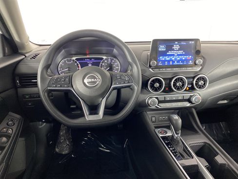 Used 2024 Nissan Sentra SV image 19