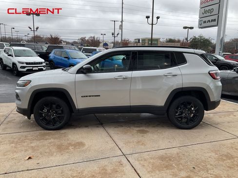 New 2026 Jeep Compass Latitude image 2