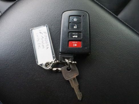 Used 2016 Toyota Avalon XLE Premium image 36