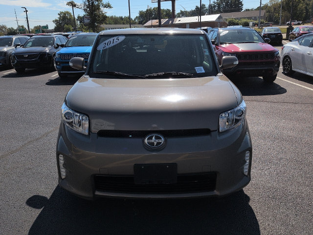 Used 2015 Scion xB FWD image 2