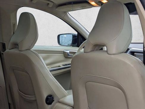 Used 2013 Volvo XC60 3.2 image 19