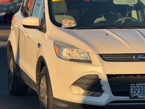 Used 2013 Ford Escape SE image 9