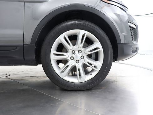 Used 2019 Land Rover Range Rover Evoque SE Premium image 44