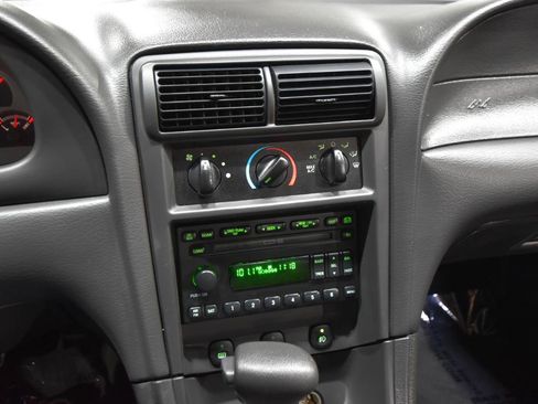 Used 2004 Ford Mustang Mach 1 RWD image 21