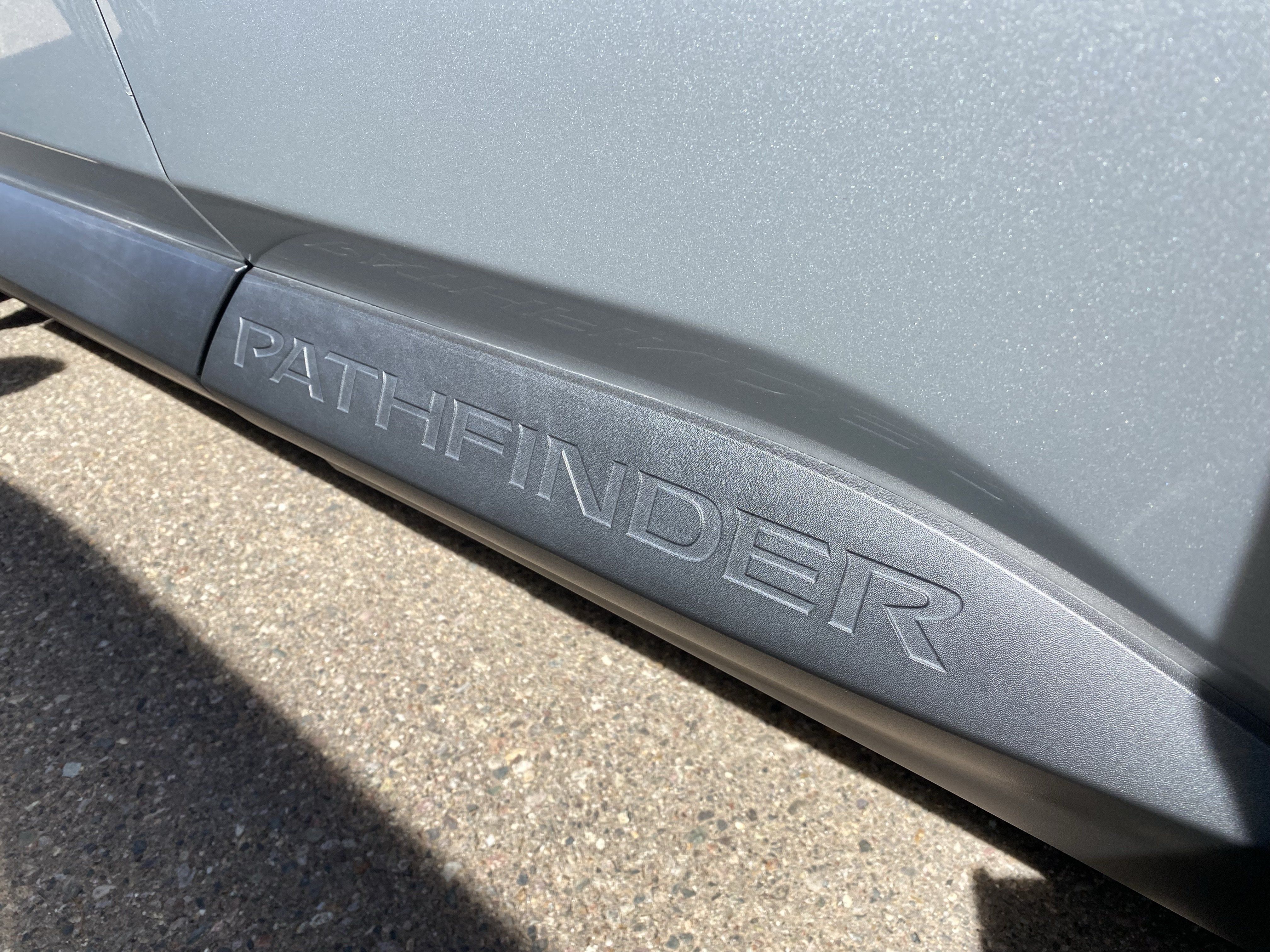 Used 2024 Nissan Pathfinder SL w/ SL Premium Package FWD image 9