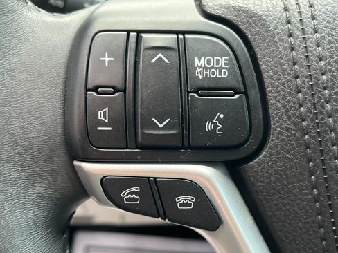 Used 2016 Toyota Highlander Limited Platinum AWD/4WD image 28
