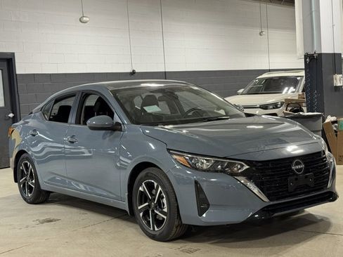 New 2025 Nissan Sentra SV image 2