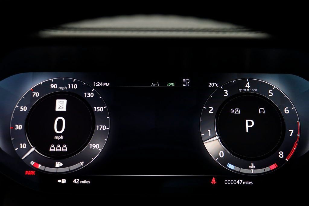 New 2025 Land Rover Range Rover SV AWD/4WD image 10