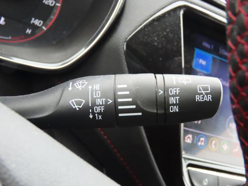 Used 2023 Chevrolet TrailBlazer RS w/ Sun and Liftgate Package image 34