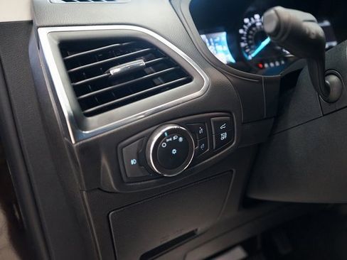 Used 2022 Ford Edge Titanium image 28