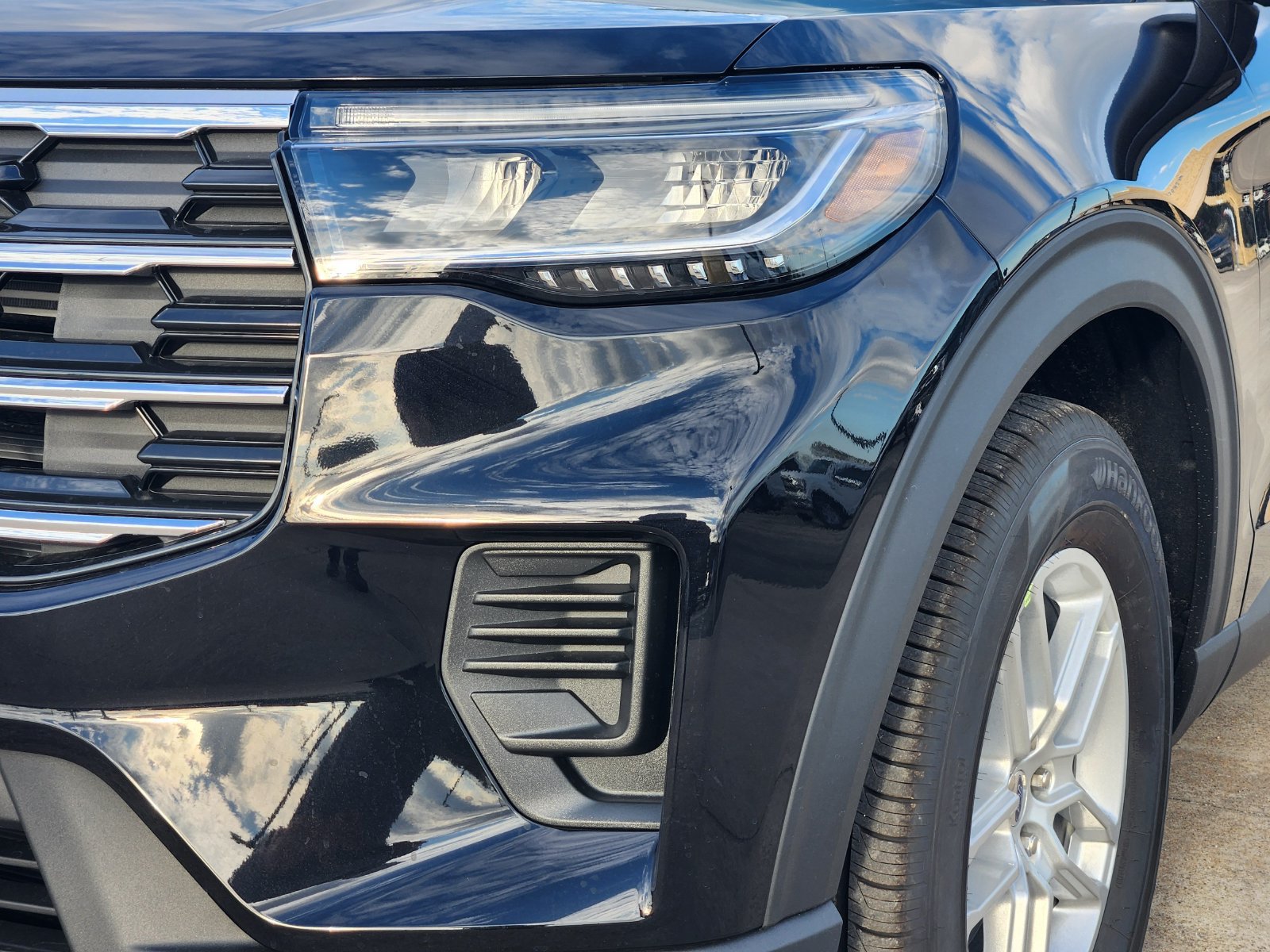 New 2027 Ford Explorer Active RWD image 10