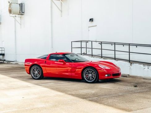 Used 2005 Chevrolet Corvette Coupe w/ Preferred Equipment Group RWD image 52