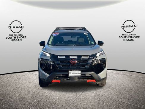 Certified 2025 Nissan Rogue SV image 2