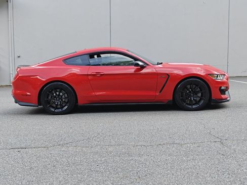 Used 2016 Ford Mustang Shelby GT350 w/ Technology Package RWD image 2