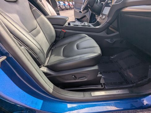 Used 2022 Ford Edge Titanium image 13