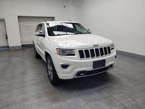 Used 2016 Jeep Grand Cherokee Overland w/ Advanced Technology Group AWD/4WD image 13