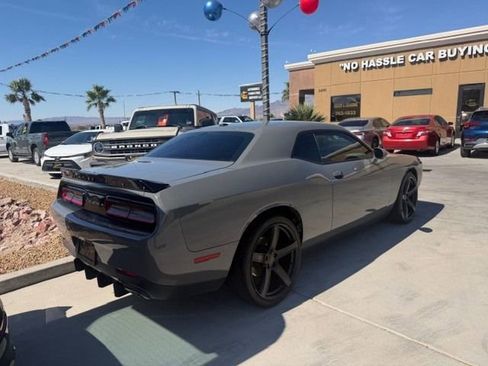 Used 2018 Dodge Challenger SXT RWD image 1