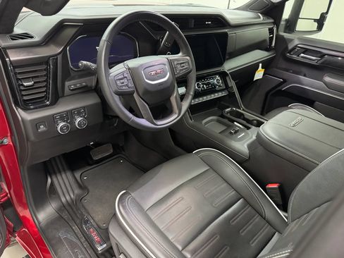 Used 2025 GMC Sierra 2500 AT4X AWD/4WD image 9