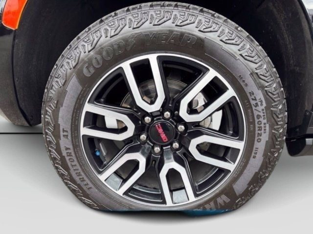 Used 2024 GMC Yukon AT4 AWD/4WD image 14