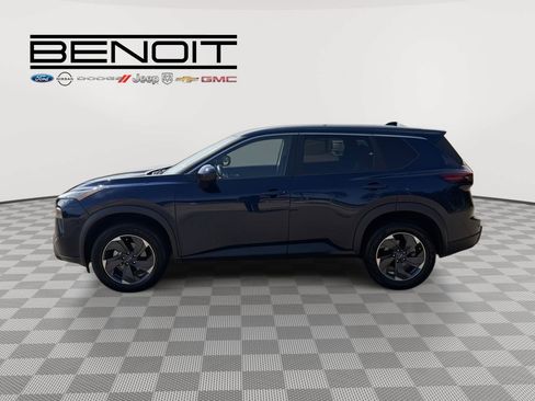 Used 2024 Nissan Rogue SV AWD/4WD image 2