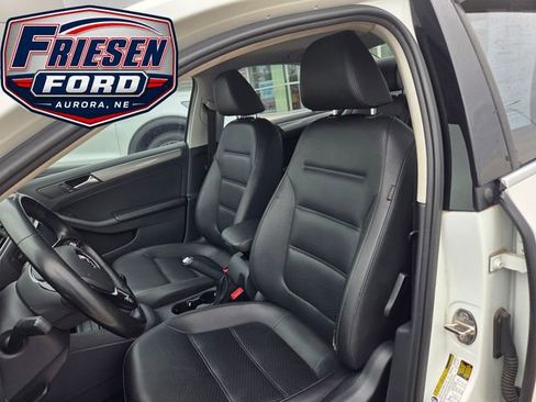 Used 2017 Volkswagen Jetta SE FWD image 14