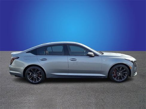 New 2026 Cadillac CT5 V image 4