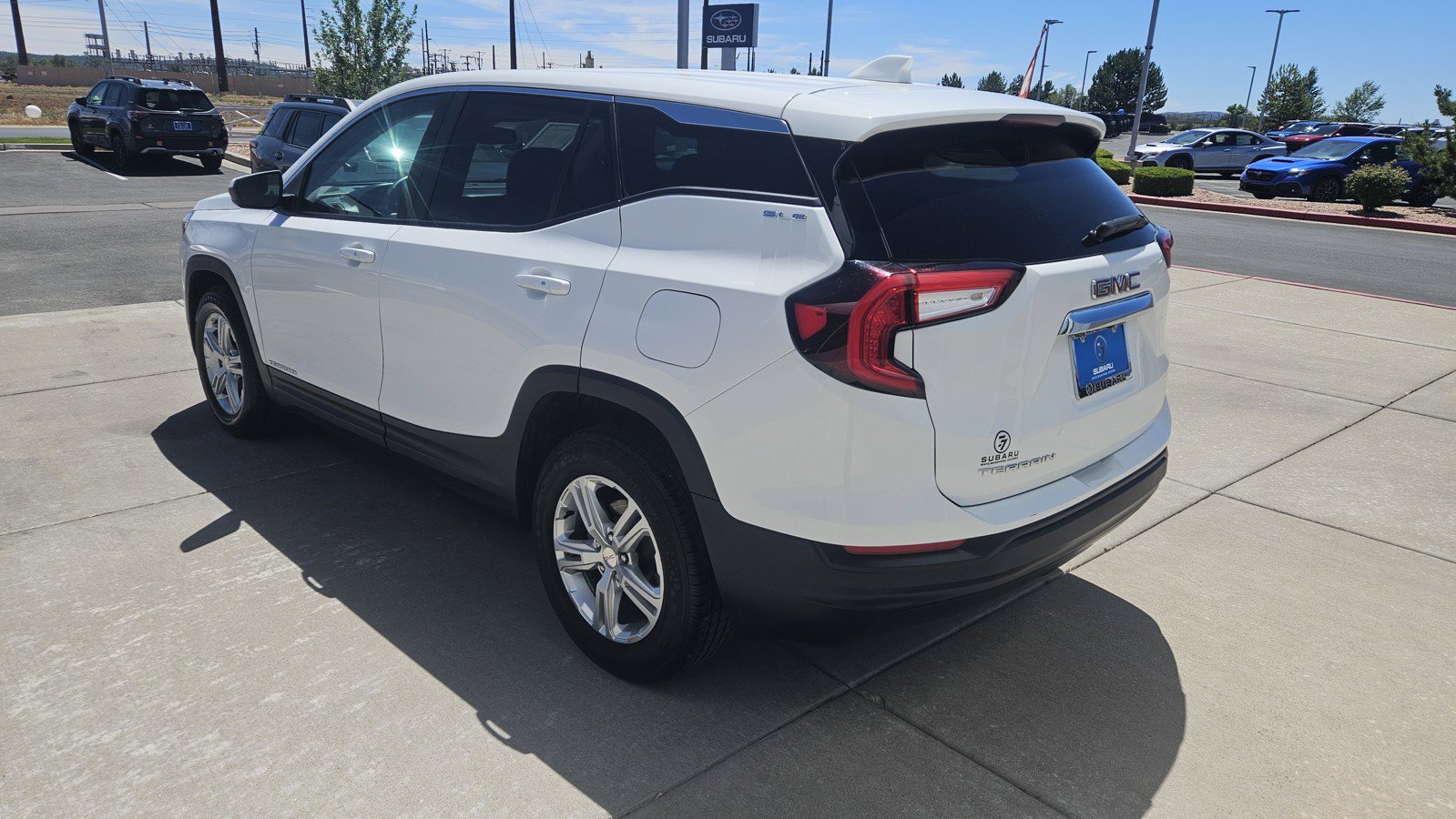 Used 2024 GMC Terrain SLE FWD image 23