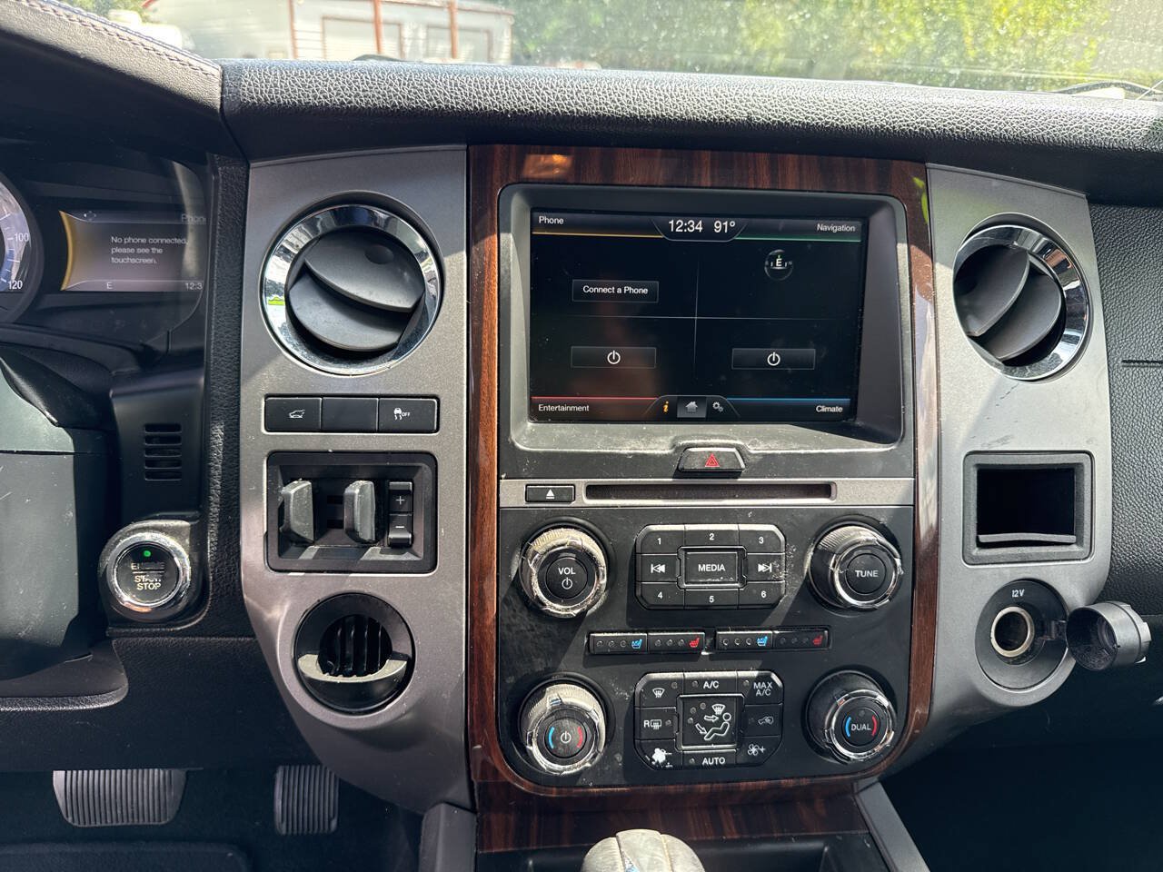 Used 2015 Ford Expedition Platinum RWD image 18