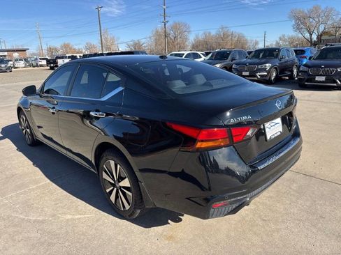 Used 2021 Nissan Altima 2.5 SV w/ SV Premium Package image 5