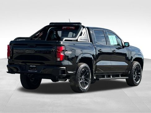 Used 2025 Chevrolet Colorado Z71 w/ Midnight Edition image 5