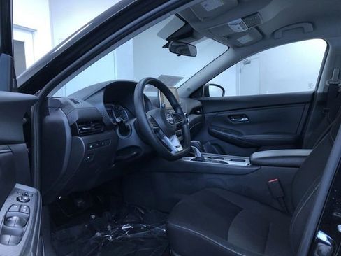 Used 2025 Nissan Sentra SV image 11