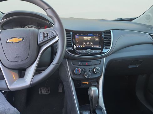 Used 2022 Chevrolet Trax LT w/ LT Convenience Package image 33