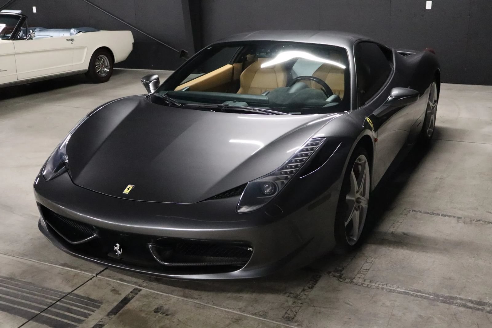 Used 2012 Ferrari 458 Italia Coupe RWD image 4