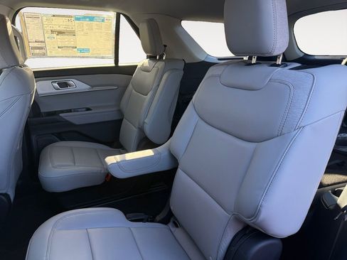 New 2025 Ford Explorer Active w/ Active Comfort Package image 13
