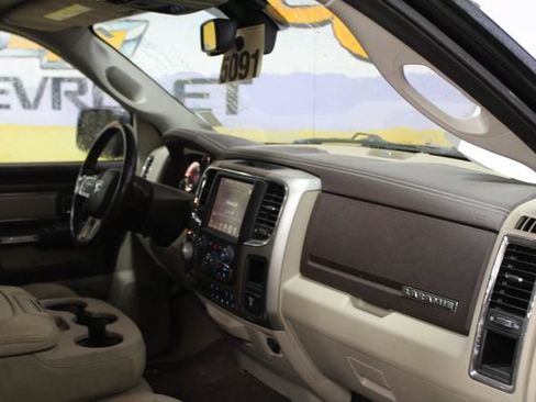 Used 2017 RAM 1500 Laramie w/ Convenience Group AWD/4WD image 12