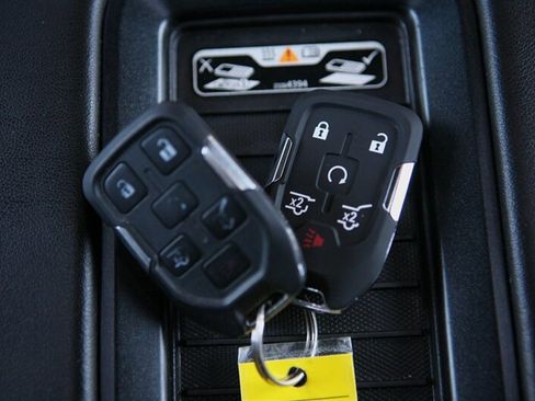 Used 2017 Chevrolet Suburban LT AWD/4WD image 36