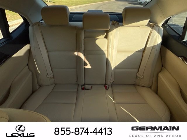 Used 2015 Lexus ES 350 w/ Ultra Luxury Package FWD image 16