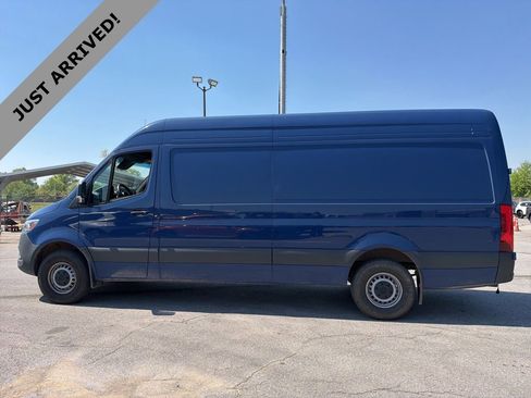 Used 2024 Mercedes-Benz Sprinter 2500 image 8