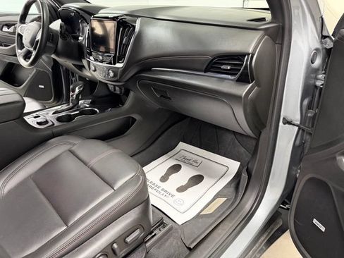 Used 2023 Chevrolet Traverse RS w/ LPO, Cargo Package AWD/4WD image 18