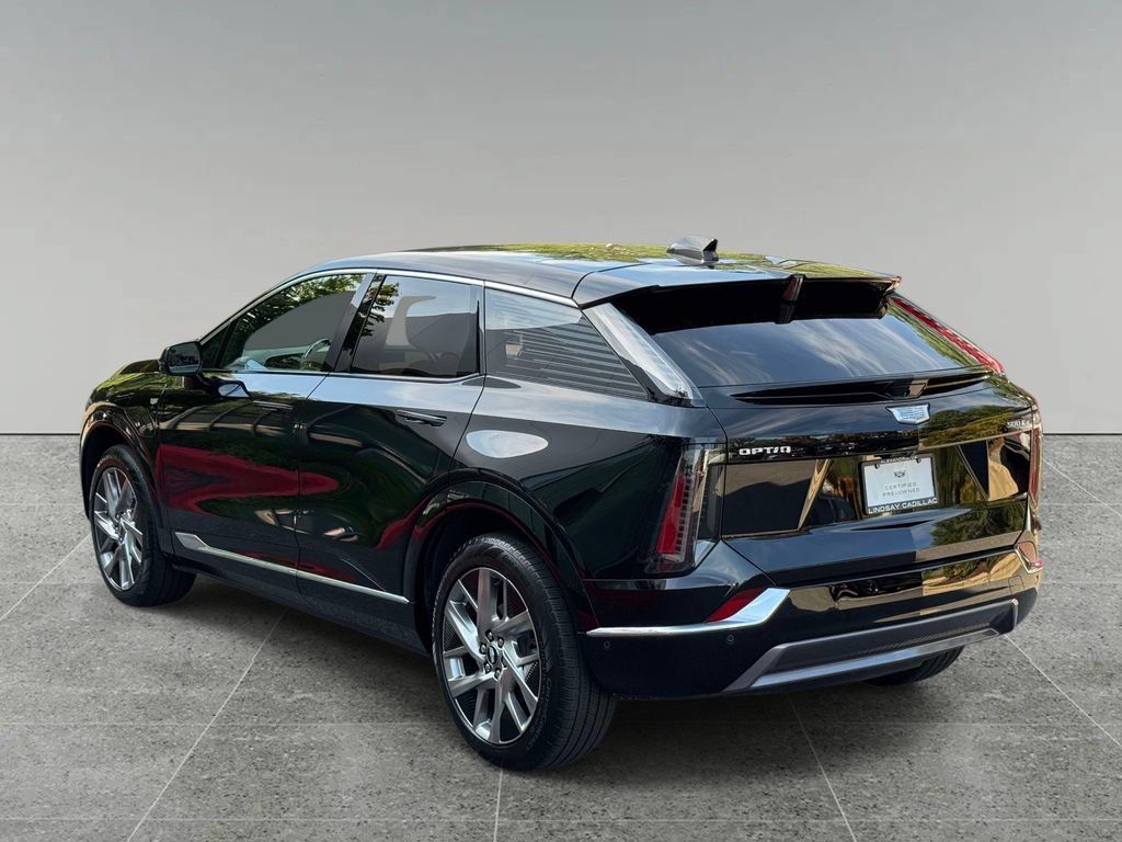 Used 2025 Cadillac Optiq Luxury 2 w/ LPO, Floor Liner Package AWD/4WD image 13