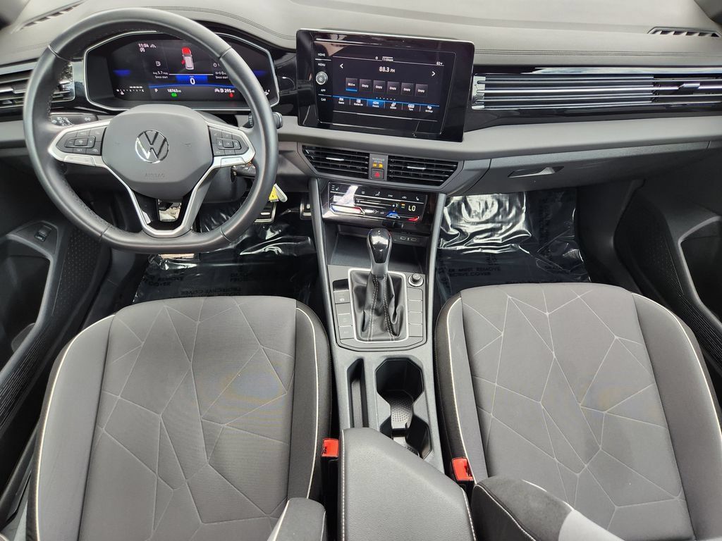 Used 2025 Volkswagen Jetta Sport FWD image 16