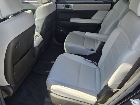 Used 2025 Hyundai Santa Fe Calligraphy image 11