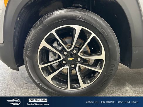 Used 2025 Chevrolet TrailBlazer LT AWD/4WD image 25