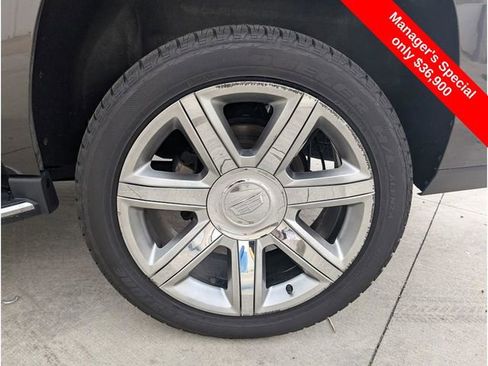 Used 2020 Cadillac Escalade Premium Luxury image 24
